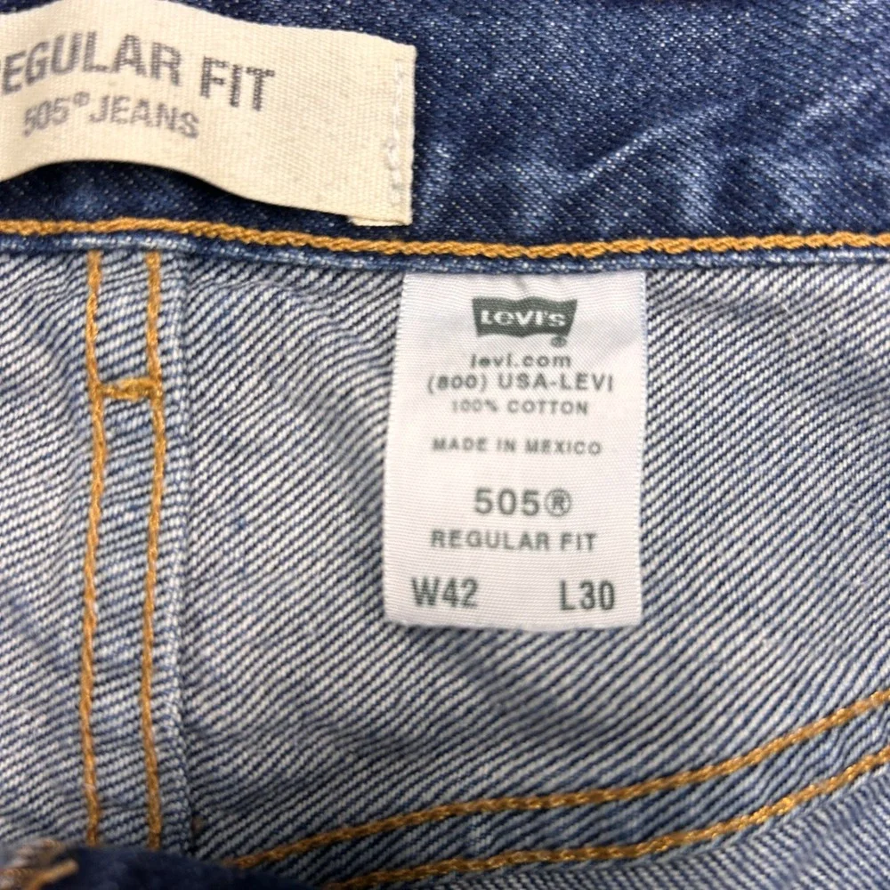 Levis 505 Regular Fit Jeans Mens 42x30 Straight‎ Leg Medium Wash Blue Denim